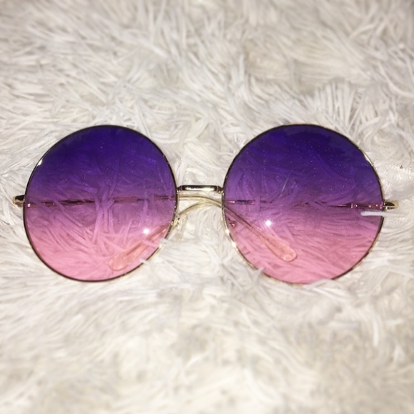 Forever 21 Accessories - Retro Round 70’s Lennon Sunglasses